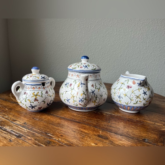 Lis Ceramica Brasil Handpainted Floral Design Tea Set - Picture 6 of 12